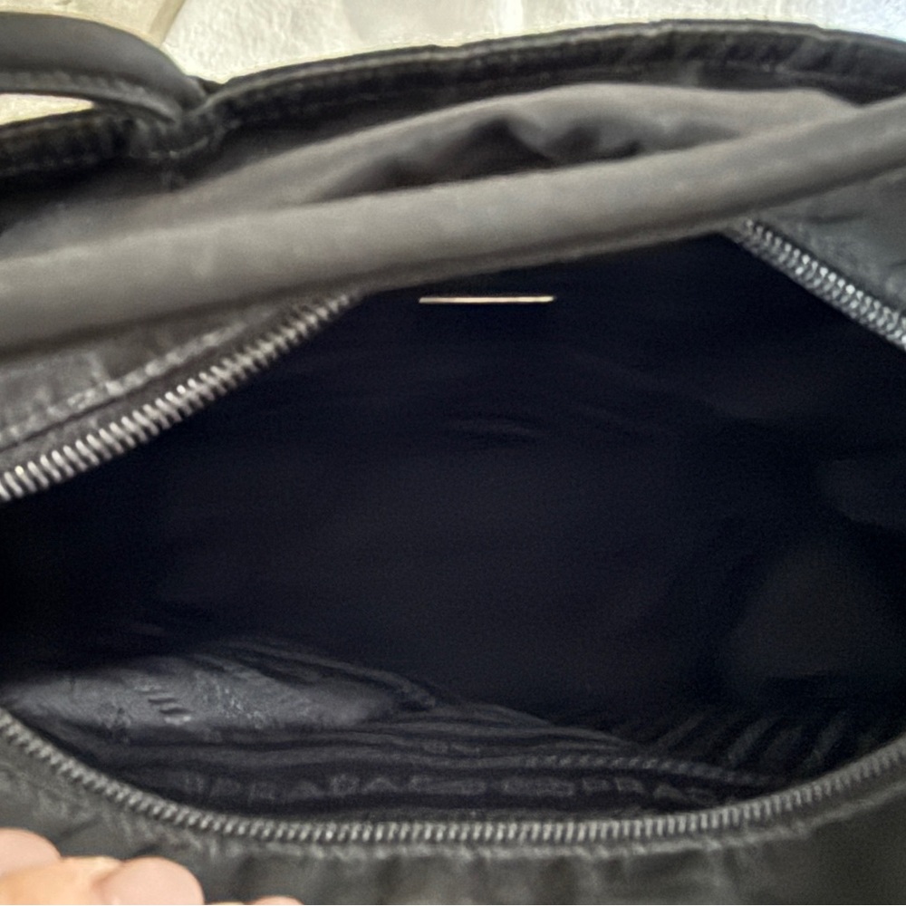 Authentic Vintage Prada Tessuto City Black Nylon Shoulder Bag w dust bag - Picture 4 of 10